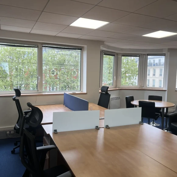 Bureau privé 64 m² 10 postes Location bureau Boulevard de Strasbourg Paris 75010 - photo 4