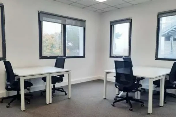 Bureau privé - 21000 - 7 postes - 1902€