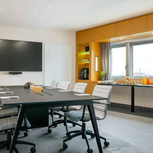 Bureau privé 13 m² 4 postes Coworking  Tremblay-en-France 95716 - photo 1