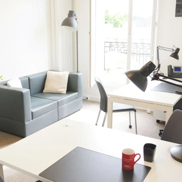 Bureau privé 16 m² 3 postes Coworking Rue de Condé Bordeaux 33000 - photo 2