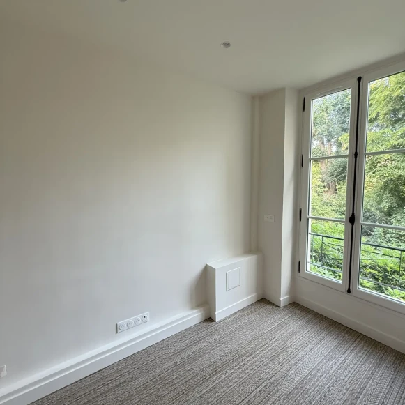 Bureau privé 33 m² 6 postes Location bureau Avenue Denfert Rochereau Paris 75014 - photo 10