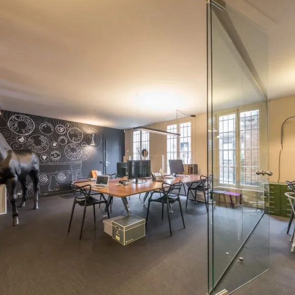 Espace indépendant 75 m² 12 postes Location bureau Rue du Cherche-Midi Paris 75006 - photo 1