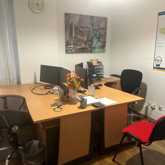 Open Space  2 postes Location bureau Boulevard Voltaire Paris 75011 - photo 1
