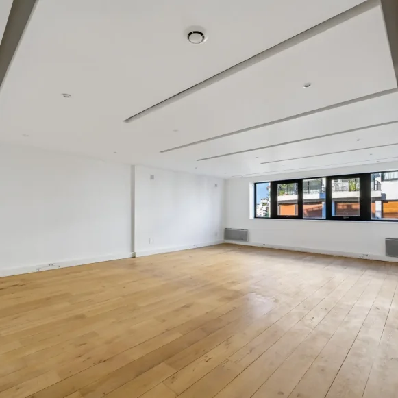 Espace indépendant 78 m² 16 postes Location bureau Rue Raffet Paris 75016 - photo 1