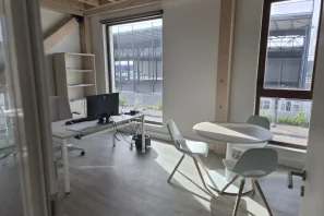 Open Space - 69800 - 24 postes - 250€