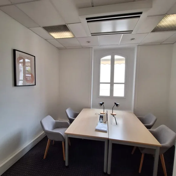 Bureau privé 14 m² 3 postes Location bureau Avenue de Messine Paris 75008 - photo 6