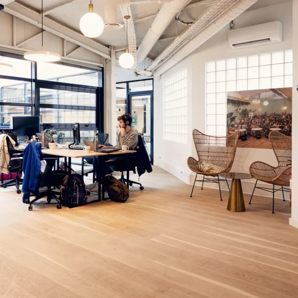 Espace indépendant 450 m² 68 postes Location bureau Rue Duhesme Paris 75018 - photo 11