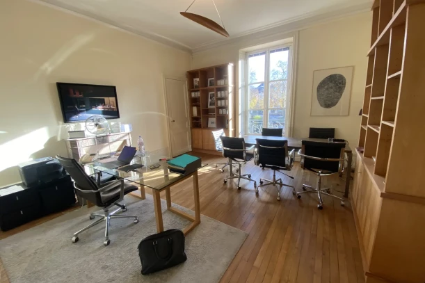 Espace indépendant - 44000 - 7 postes - 2100€