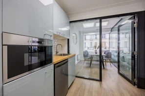 Espace indépendant - 75012 - 16 postes - 8000€