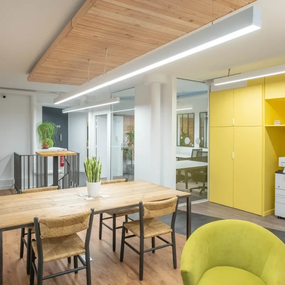 Bureau privé 11 m² 5 postes Coworking Rue Greneta Paris 75002 - photo 3