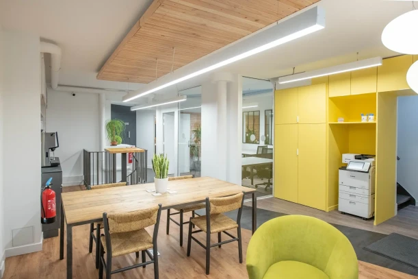 Bureau privé - 75002 - 5 postes - 2200€