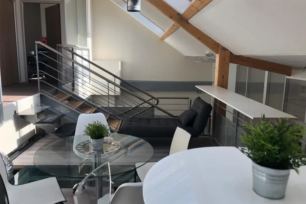 Bureau privé - 69009 - 2 postes - 600€