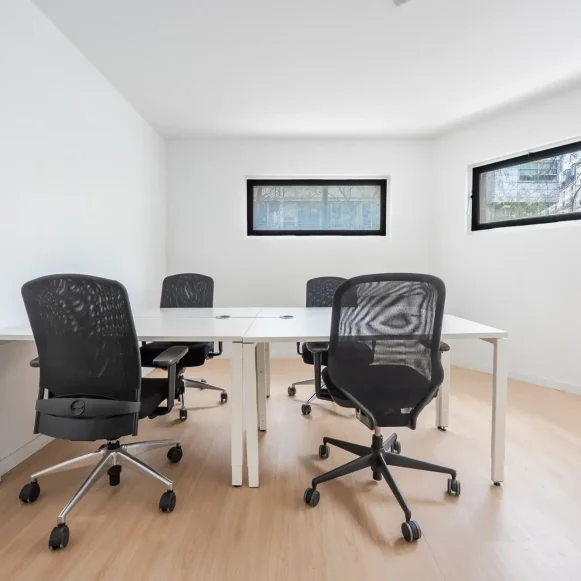 Bureau privé 22 m² 4 postes Coworking Avenue du Général Michel Bizot Paris 75012 - photo 3