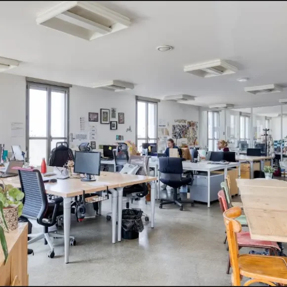 Bureau privé 107 m² 25 postes Location bureau Rue de l'Est Paris 75020 - photo 1