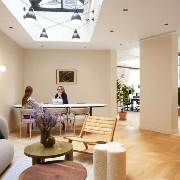 Bureau privé 26 m² 7 postes Coworking Rue Beaurepaire Paris 75010 - photo 1