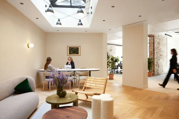 Bureau privé - 75010 - 7 postes - 5950€