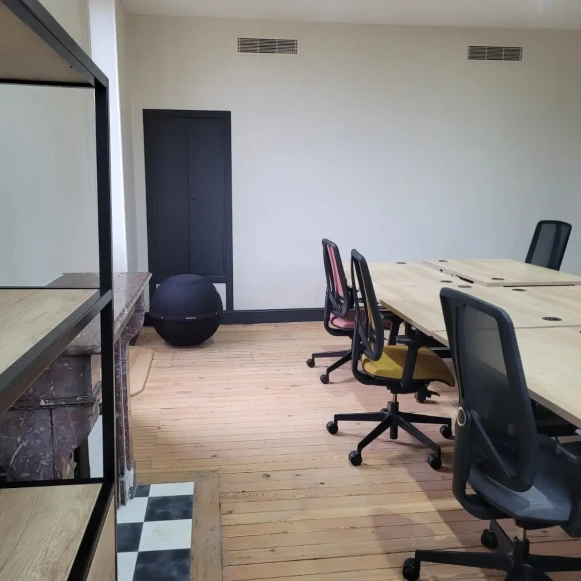 Bureau privé 29 m² 8 postes Coworking Rue Vital Carles Bordeaux 33000 - photo 5
