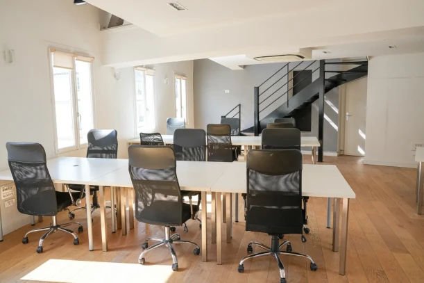 Espace indépendant - 75009 - 30 postes - 11000€