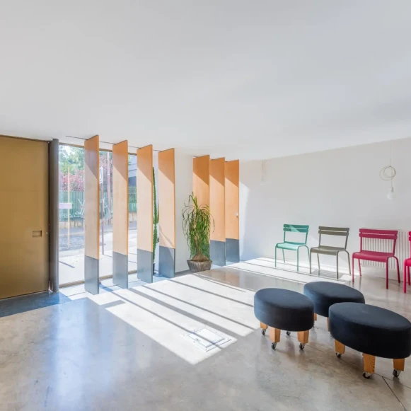 Bureau privé 56 m² 6 postes Coworking Rue des Poissonniers Paris 75018 - photo 4