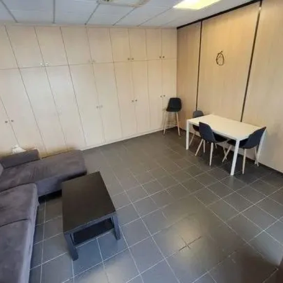 Bureau privé 19 m² 2 postes Coworking Route nationale Prouvy 59121 - photo 1