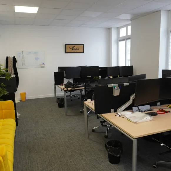 Bureau privé 40 m² 9 postes Location bureau Boulevard de Sébastopol Paris 75002 - photo 4