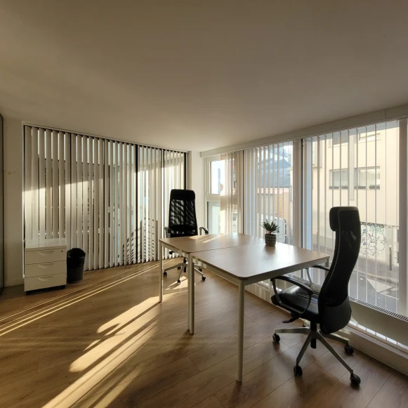 Bureau privé 5 m² 1 poste Location bureau Rue Henri Chevreau Paris 75020 - photo 1