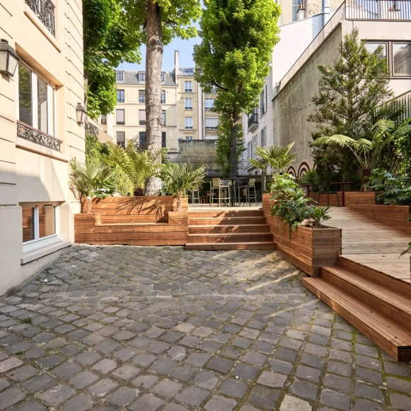 Bureau privé 14 m² 3 postes Coworking Rue de Penthièvre Paris 75008 - photo 1