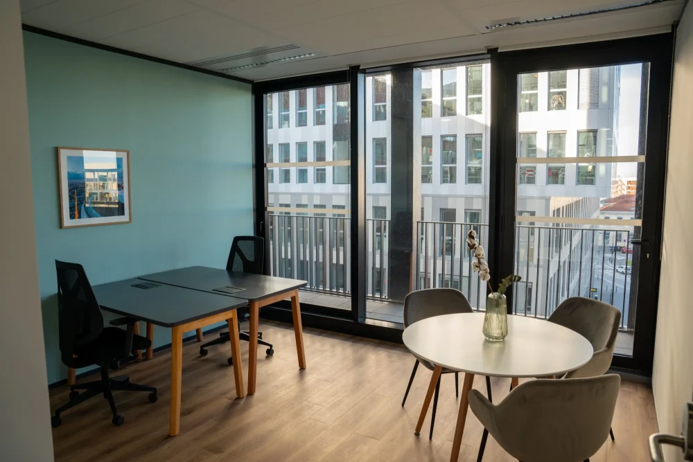 Bureau privé - 33800 - 1 poste - 708€