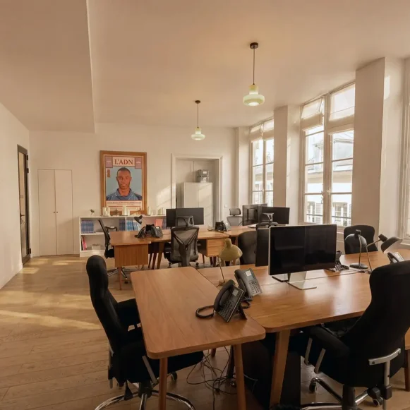 Bureau privé 70 m² 10 postes Location bureau Rue Chapon Paris 75003 - photo 4