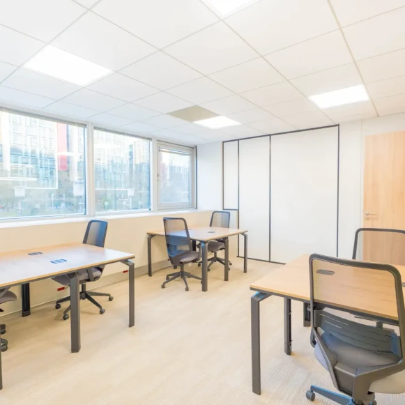 Espace indépendant 629 m² 42 postes Location bureau Esplanade Charles de Gaulle Nanterre 92000 - photo 1