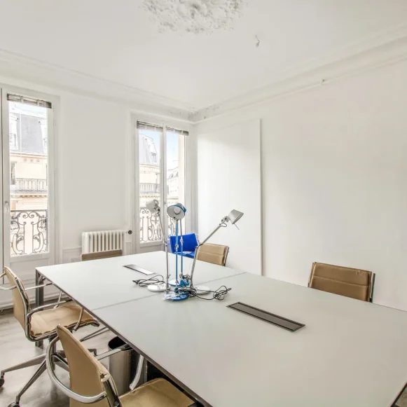 Bureau privé 22 m² 6 postes Coworking Rue la Fayette Paris 75009 - photo 6