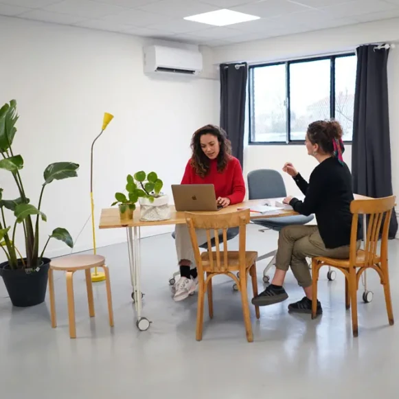 Bureau privé 35 m² 7 postes Coworking Rue Fontcouverte Montpellier 34000 - photo 1