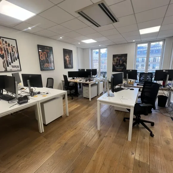 Bureau privé 19 m² 8 postes Location bureau Rue Royale Paris 75008 - photo 8