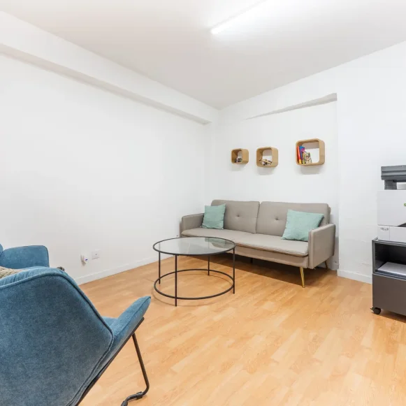 Bureau privé 15 m² 3 postes Coworking Avenue du Général Michel Bizot Paris 75012 - photo 6