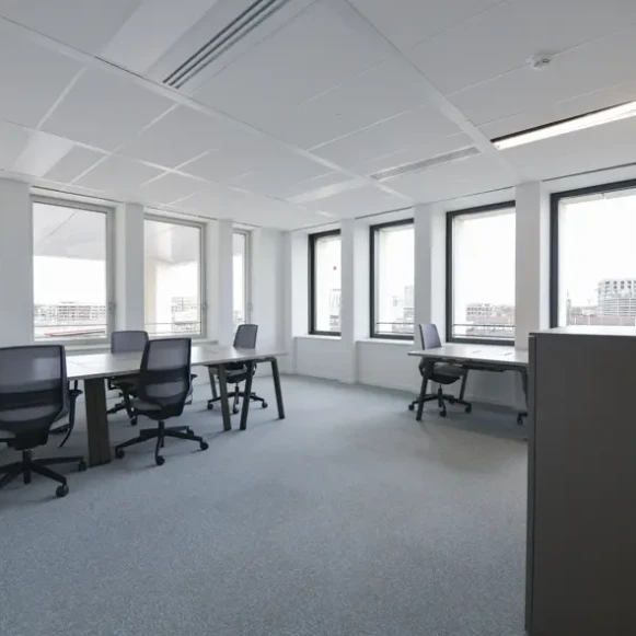 Bureau privé 29 m² 8 postes Coworking Rue Amédée Saint-Germain Bordeaux 33800 - photo 1