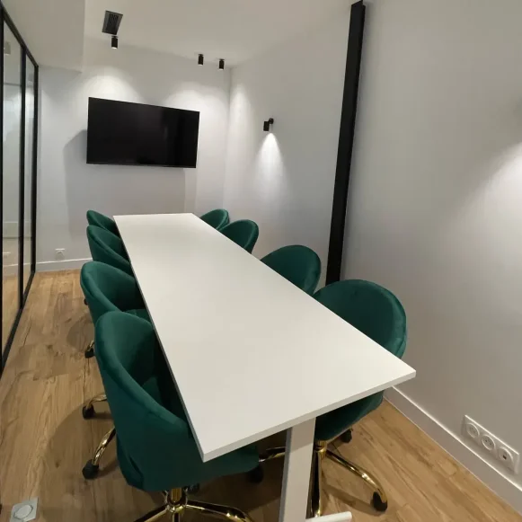 Bureau privé 570 m² 70 postes Location bureau Rue Lacuée Paris 75012 - photo 2