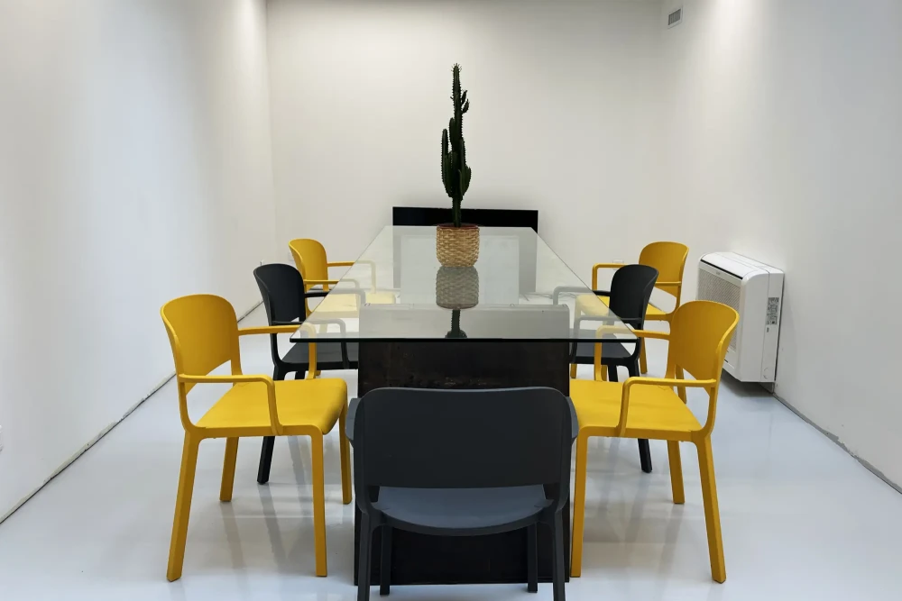 Open Space - 75019 - 20 postes - 460€