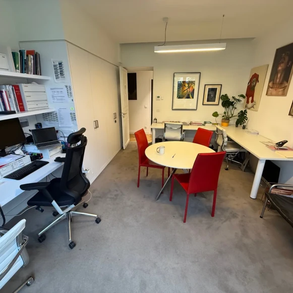 Bureau privé 25 m² 6 postes Location bureau Rue du Louvre Paris 75001 - photo 1