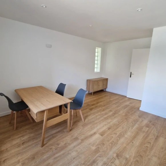 Bureau privé 18 m² 3 postes Coworking Route d'Agde Toulouse 31500 - photo 1