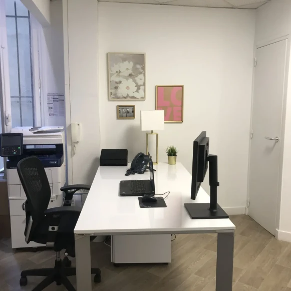 Bureau privé 20 m² 4 postes Location bureau Avenue du Maine Paris 75014 - photo 4