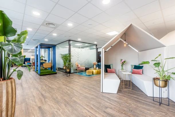 Bureau privé - 49800 - 3 postes - 889€