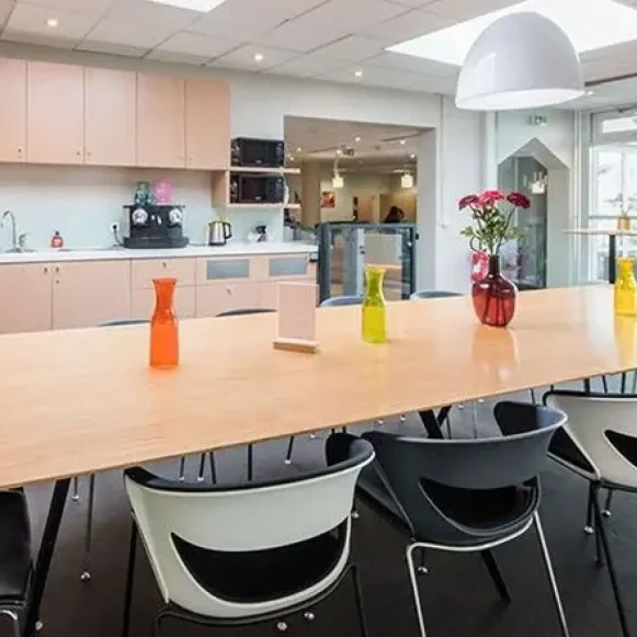 Bureau privé 8 m² 1 poste Coworking Avenue Charles de Gaulle Neuilly-sur-Seine 92200 - photo 1