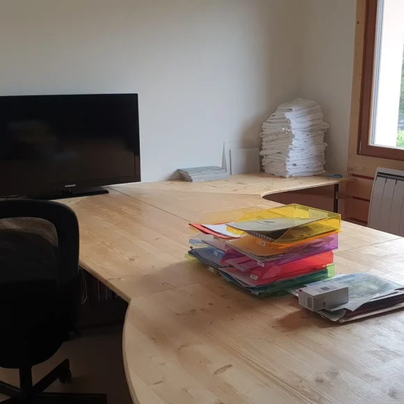 Bureau privé 14 m² 4 postes Location bureau Rue de Branmafan Barby 73230 - photo 1