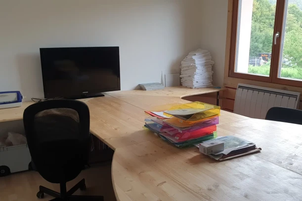 Bureau privé - 73230 - 4 postes - 330€