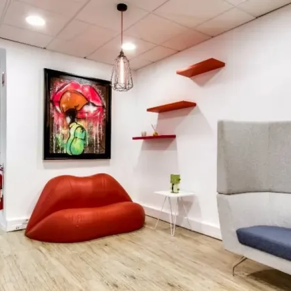 Bureau privé 30 m² 6 postes Coworking Rue Desnouettes Paris 75015 - photo 2