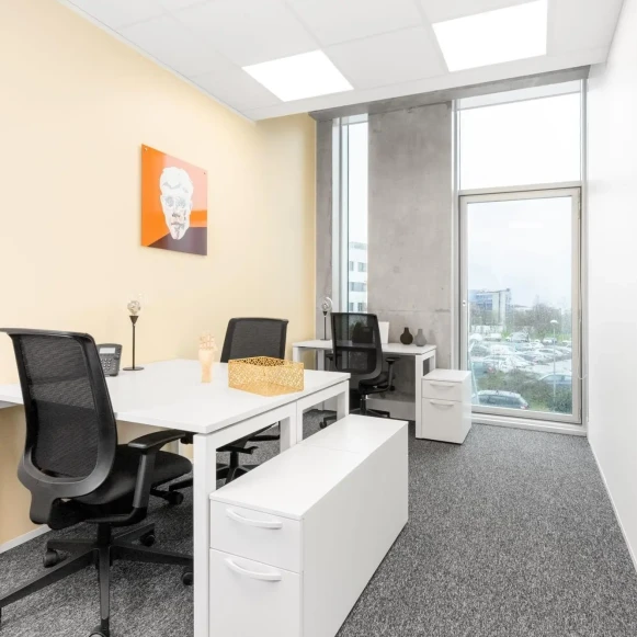 Bureau privé 15 m² 3 postes Coworking Rue Claude Chappe Cesson-Sévigné 35510 - photo 2