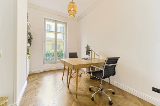 Bureau privé - 06000 - 2 postes - 900€