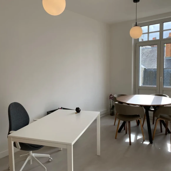 Bureau privé 15 m² 2 postes Coworking Rue d'Entraigues Tours 37000 - photo 8