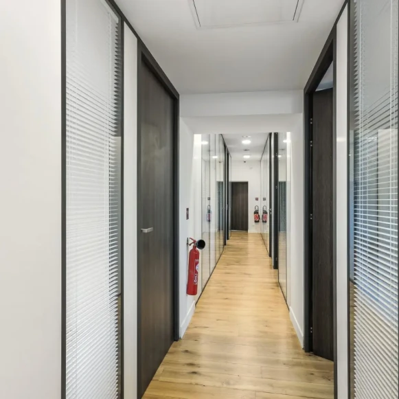 Bureau privé 40 m² 10 postes Location bureau Rue Vercingétorix Paris 75014 - photo 12