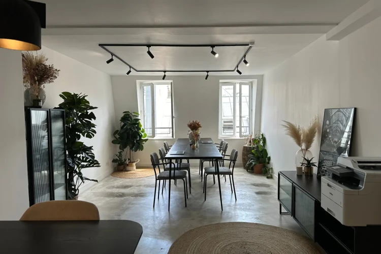 Espace indépendant - 75002 - 8 postes - 4800€